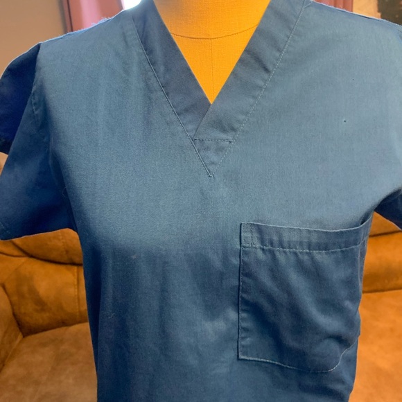 BUNDLE OF 3 !Allheart Blue Unisex Scrub Top XSM
BUNDLE OF 3 TOPS - Picture 3 of 13